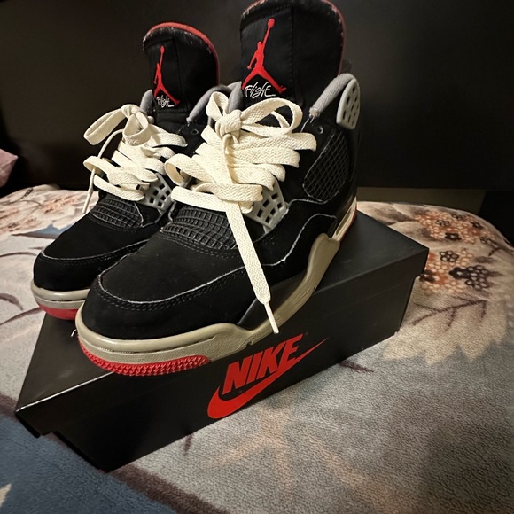 Jordan Retro Bred 4 Size 9 - Picture 2 of 8